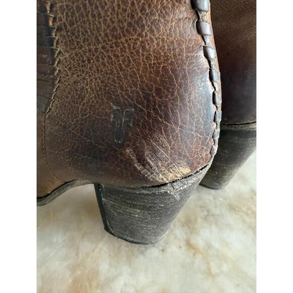 Frye Ilana Whipstitch Distressed Western Cowboy Cognac Ankle Boots Size 8 - Picture 9 of 9